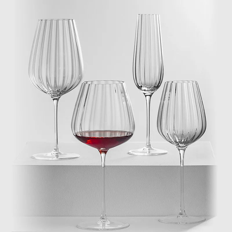 Conjunto de 2 Taças de Vinho em Vidro Cristalino com Listras Onduladas